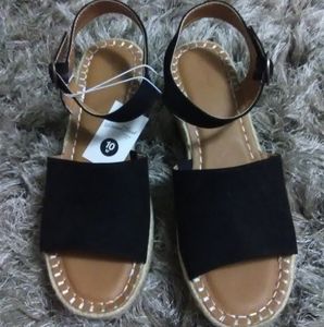 Universal Thread sandals